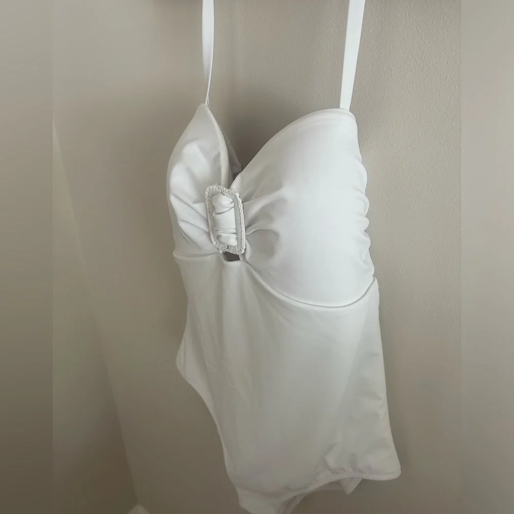 NWT Boden white wrap buckle bandeau halter one piece swimsuit sz 14 bachelorette